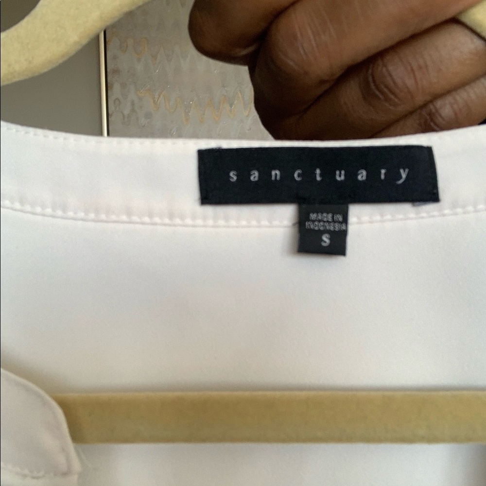 White blouse - Picture 8 of 8